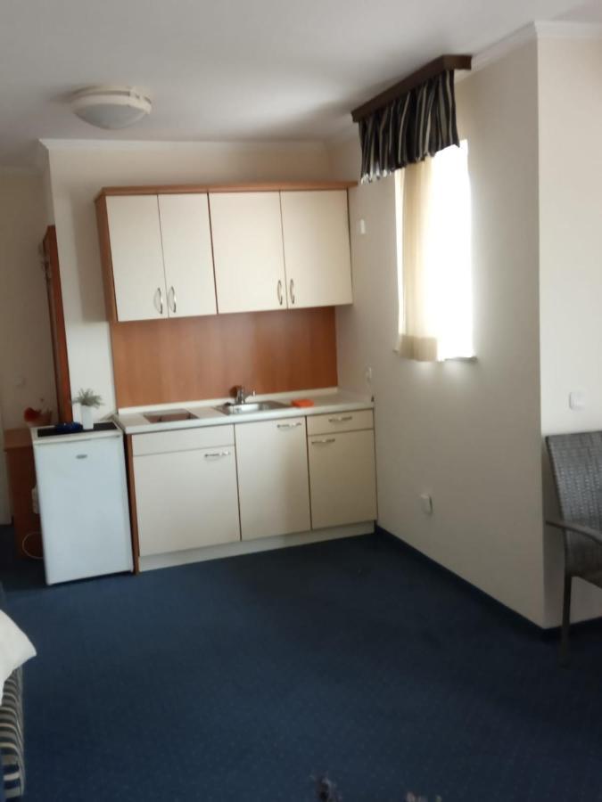 Апартаменты Turanj Apartman Экстерьер фото